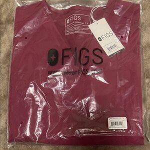 Figs Cranberry Medical Top